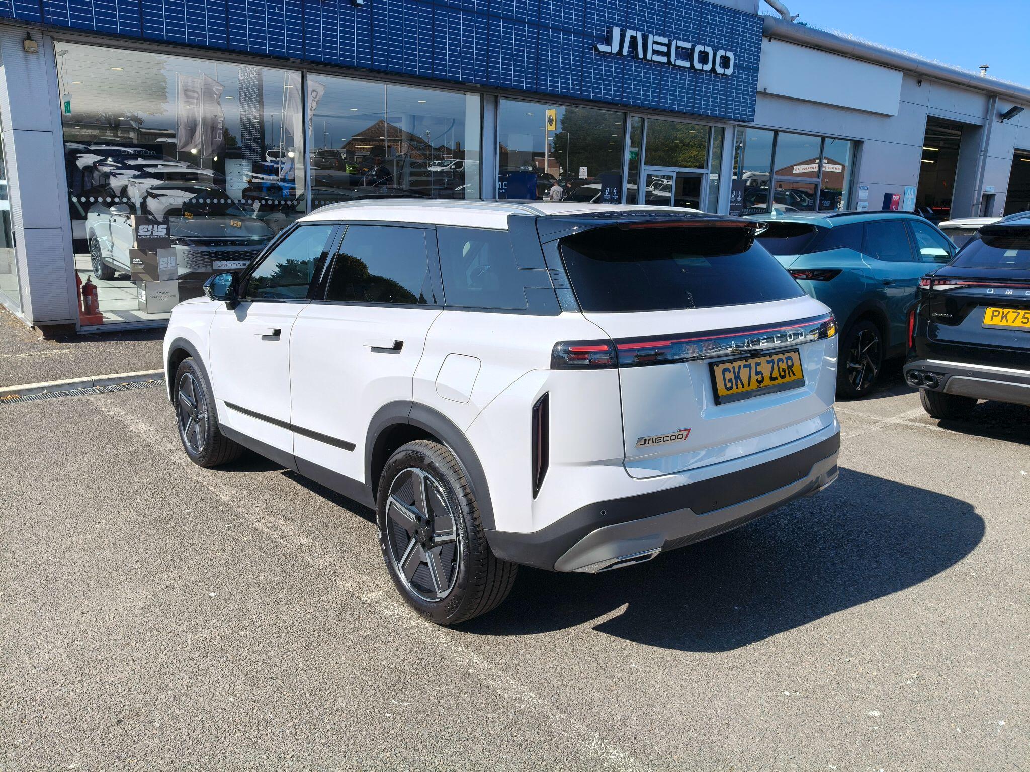 Large vehicle image